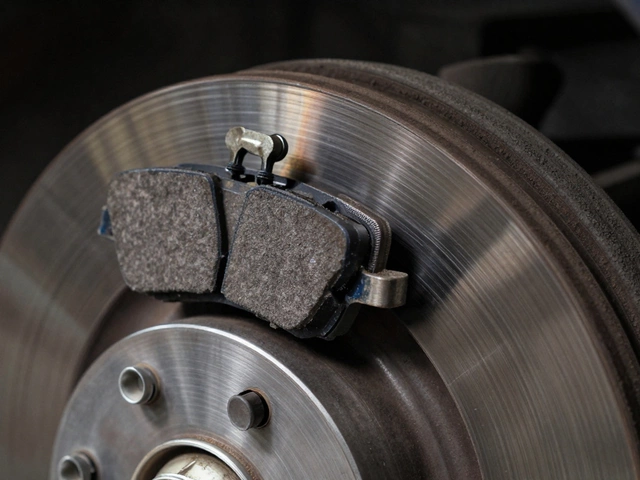 Как понять, что пора менять тормозные колодки: признаки износа и когда действовать